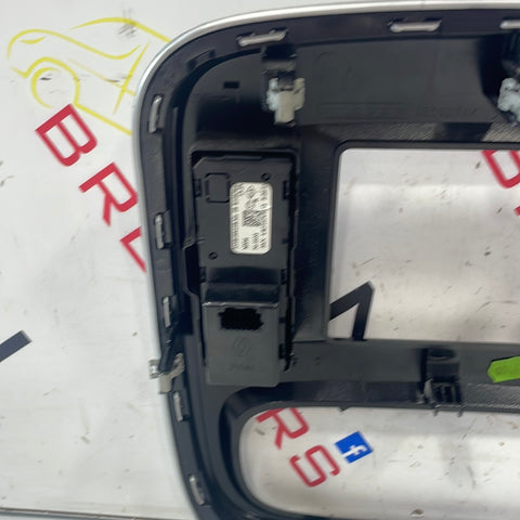 Renault Trafic SCREEN SURROUNDING TRIM 2019 P/N 682609821R