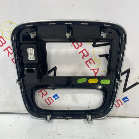 Renault Trafic SCREEN SURROUNDING TRIM 2019 P/N 682609821R