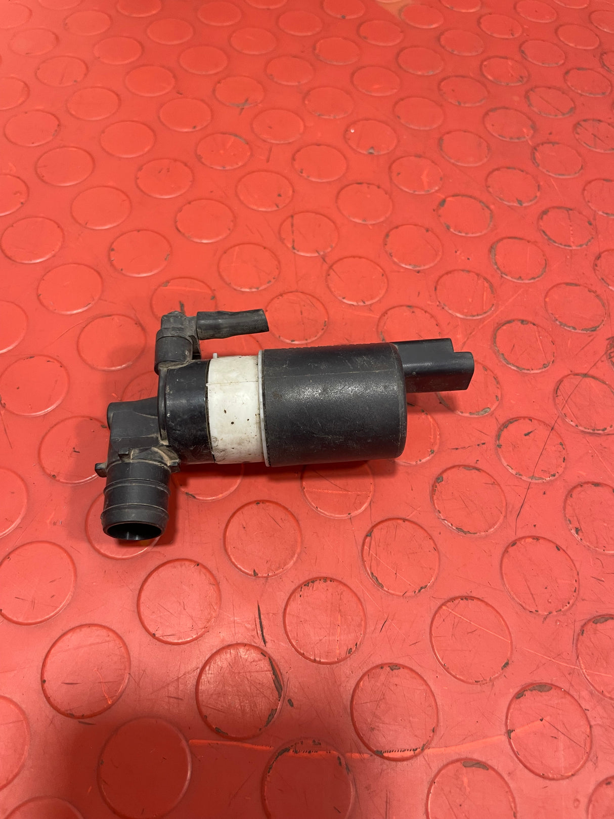 Citroen Berlingo/Peugeot Partner WINDSCREEN WASHER PUMP 2008-2018 P/N 9684522380