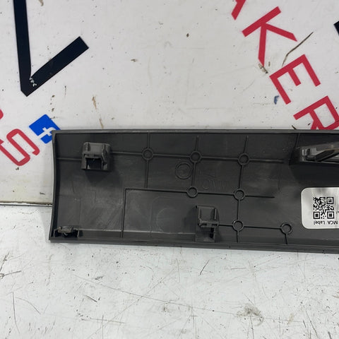 Ford Transit Custom PASSENGER SIDE FRONT DOOR WINDOW STRIP 2.0 2019-2023 P/N JK2118448