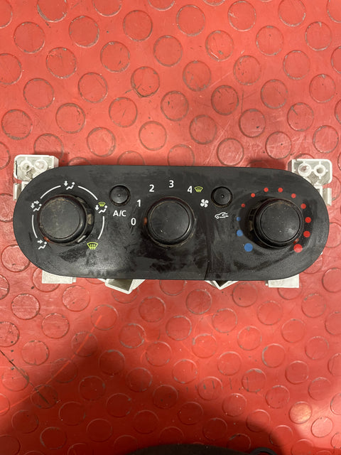 Renault Trafic/Vauxhall Vivaro HEATER CONTROL SWITCHES WITH AIR CONDITIONING 2014-2019 P/N 30080060