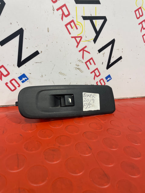 Citroen Berlingo/Peugeot Partner/Toyota Proace City/Vauxhall Combo PASSENGER SIDE FRONT WINDOW SWITCH 2019-2023 P/N 9816791877