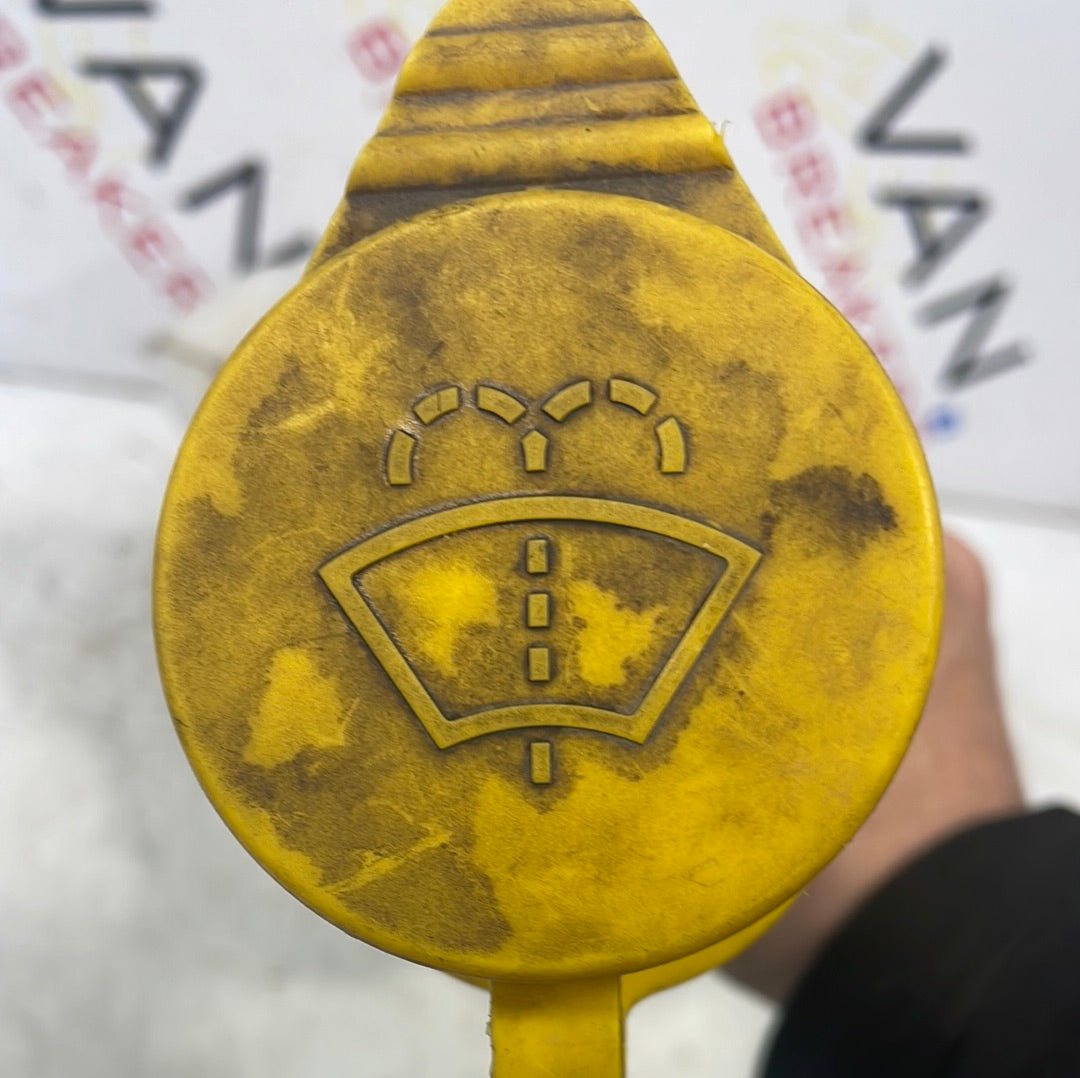 Renault Master WASHER FLUID BOTTLE (WITH PUMP)  2010-2018 P/N 2891000023R