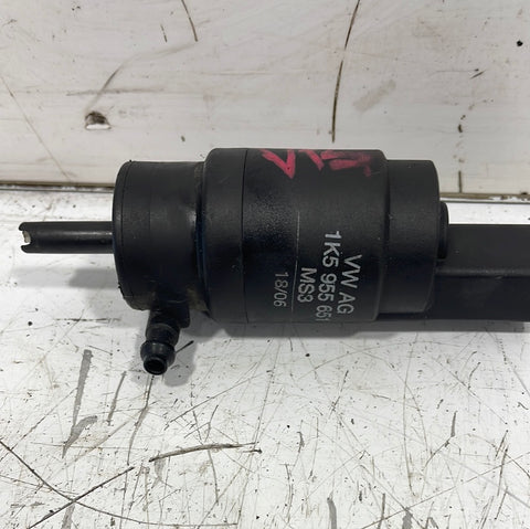 Volkswagen Crafter FWD WINDSCREEN WASHER PUMP 2013-2023 P/N 1K5955651