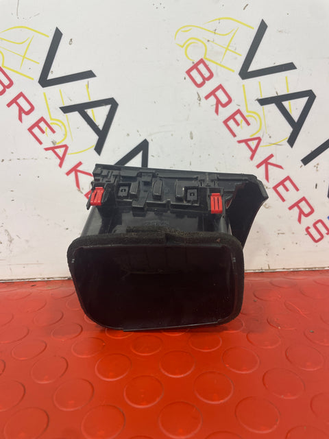 Toyota Hilux  AIR VENT GENUINE FRONT LEFT PASSENGER SIDE   P/N  55660-KK050