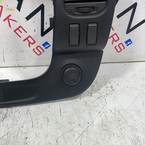 Renault Trafic/Vauxhall Vivaro CENTRAL RADIO TRIM WITH AIR VENTS, CENTRAL LOCKING SWITCH AND HAZARD LIGHT SWITCH 2015-2019 P/N 93452450