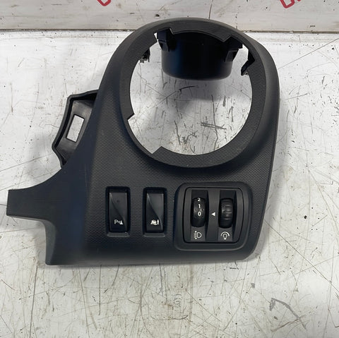 Renault Trafic/Vauxhall Vivaro DRIVER SIDE FRONT CUP HOLDER AND TRIM WITH SWITCHES 1.4 2014-2019 P/N 1406082X