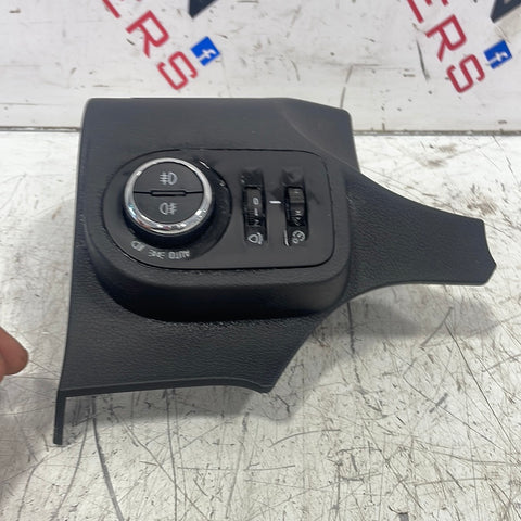 Citroen Berlingo/Peugeot Partner/Toyota Proace City/Vauxhall Combo  HEADLIGHT CONTROL SWITCH 2019-2024 P/N 9823887977