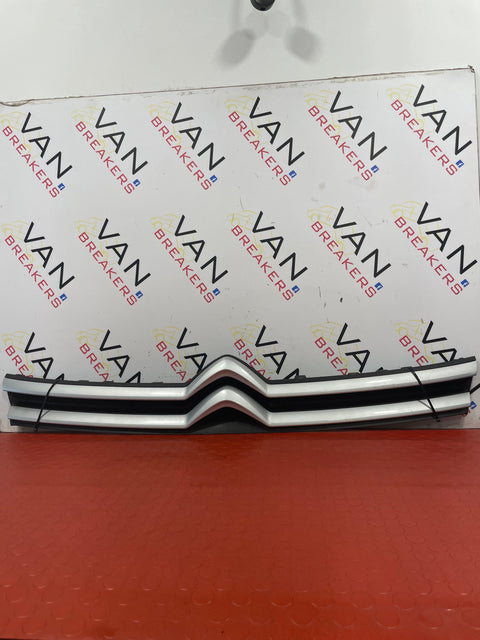 Citroen Dispatch FRONT BUMPER GRILLE 2017-ON P/N 9811789377