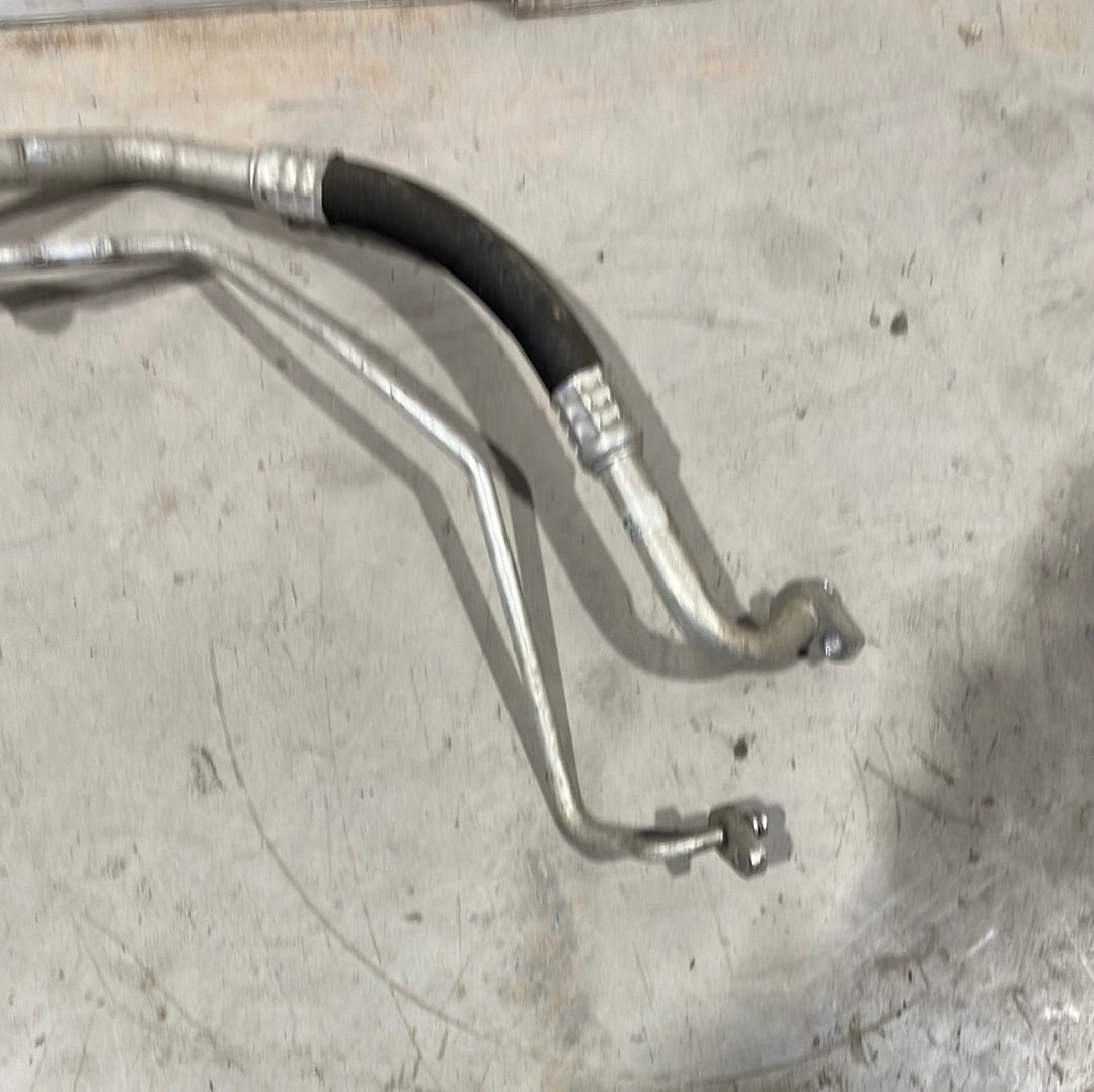 Toyota Proace/Peugeot Expert/Vauxhall Vivaro AIRCON PIPES AND HOSE w/ SESNSOR 2018 P/N 9807761280
