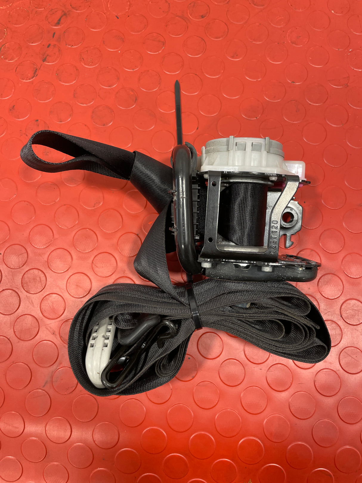 Citroen Berlingo/Peugeot Partner FRONT SEAT BELT Passensger's Side 2008-2018 P/N 98025583XX