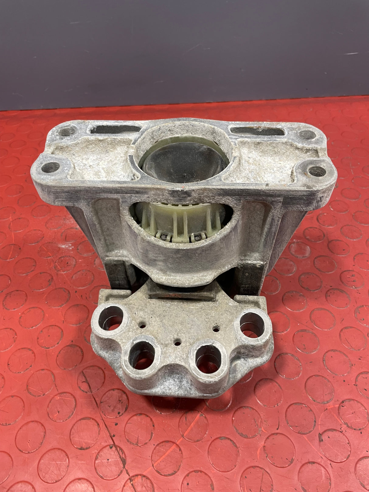 Ford Transit Custom GENUINE 2.0 DIESEL EURO 6 ENGINE MOUNT/ENGINE SUPPORT 2013-2023 P/N GK216F012CC