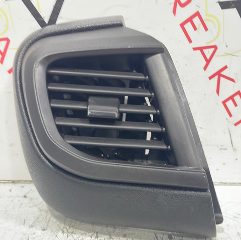 Citroen Dispatch/ Peugeot Expert/ Vauxhall Vivaro/ Toyota Proace DASHBOARD LEFT SIDE AIR VENT  98095037ZD