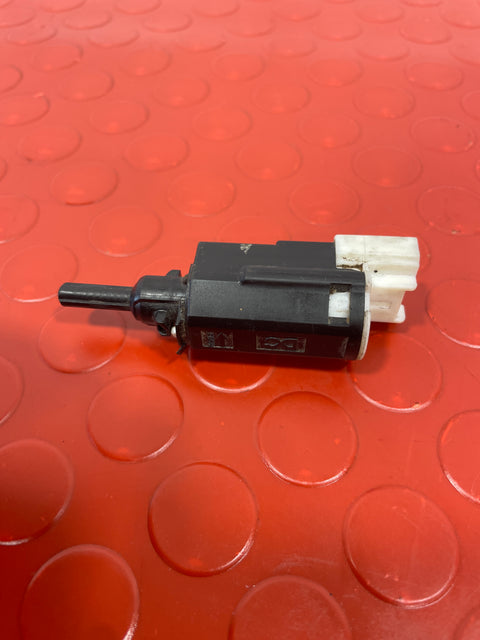 Renault Master BRAKE LIGHT SWITCH 2010–2019  2.3 dCi 4-pin   P/N 253205115R