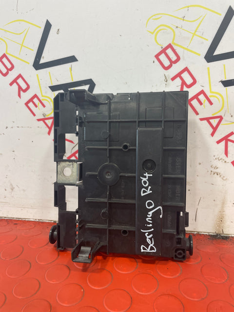 Peugeot/Citroen ENGINE FUSE BOX R04 1.6HDI   P/N 9807028780