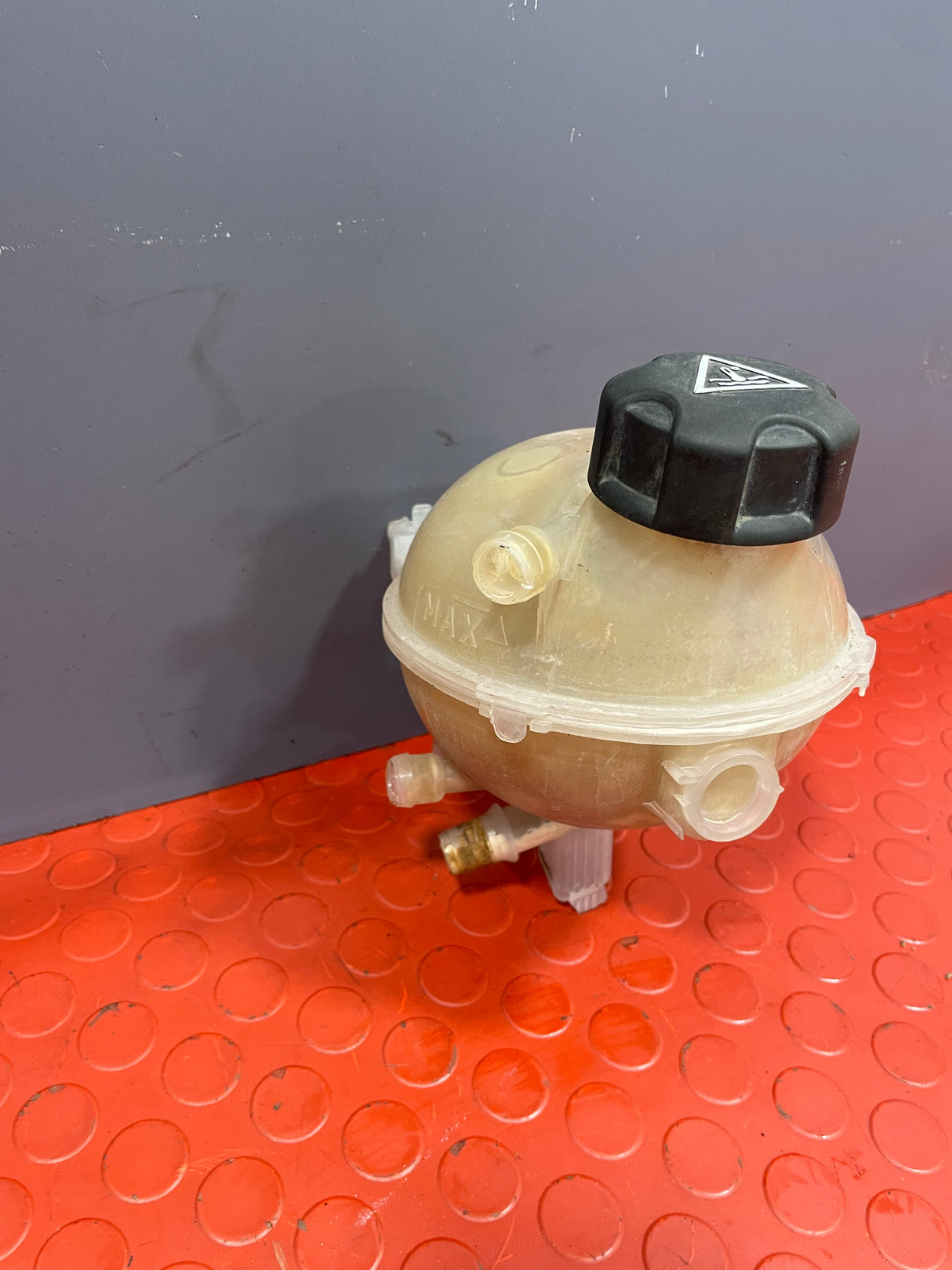 Citroen Dispatch/Peugeot Expert/Vauxhall Vivaro COOLANT EXPANSION TANK 2019-2023 P/N 9821049380