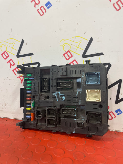 Peugeot Partner/Citroen Berlingo FUSE BOX  P/N 96689538002