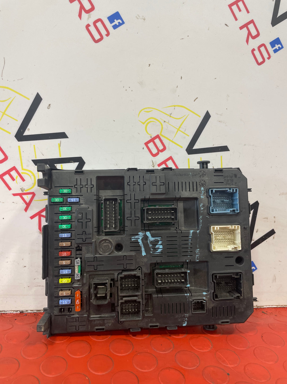 Peugeot Partner/Citroen Berlingo FUSE BOX  P/N 966689538002