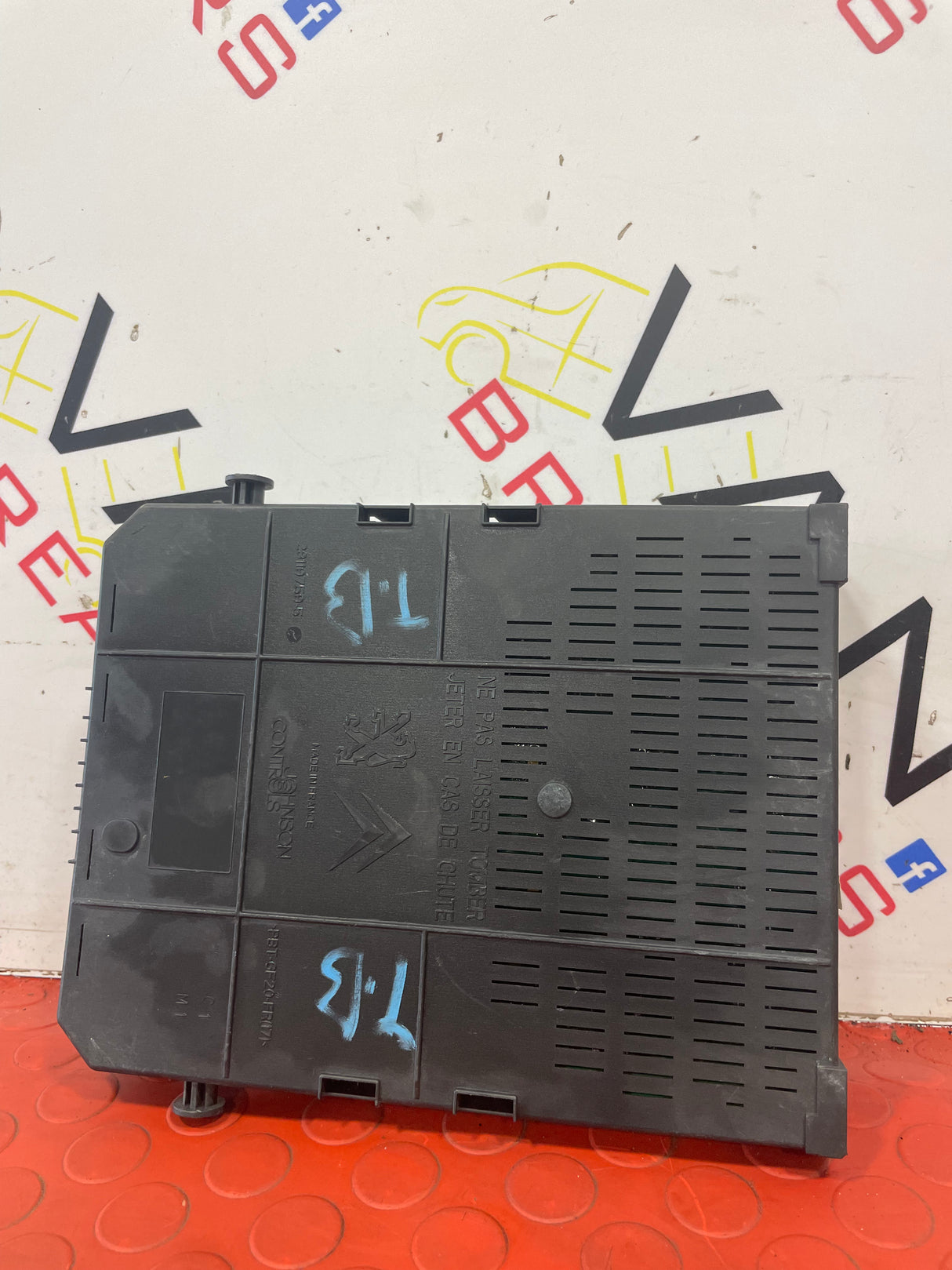 Peugeot Partner/Citroen Berlingo FUSE BOX  P/N 966689538002