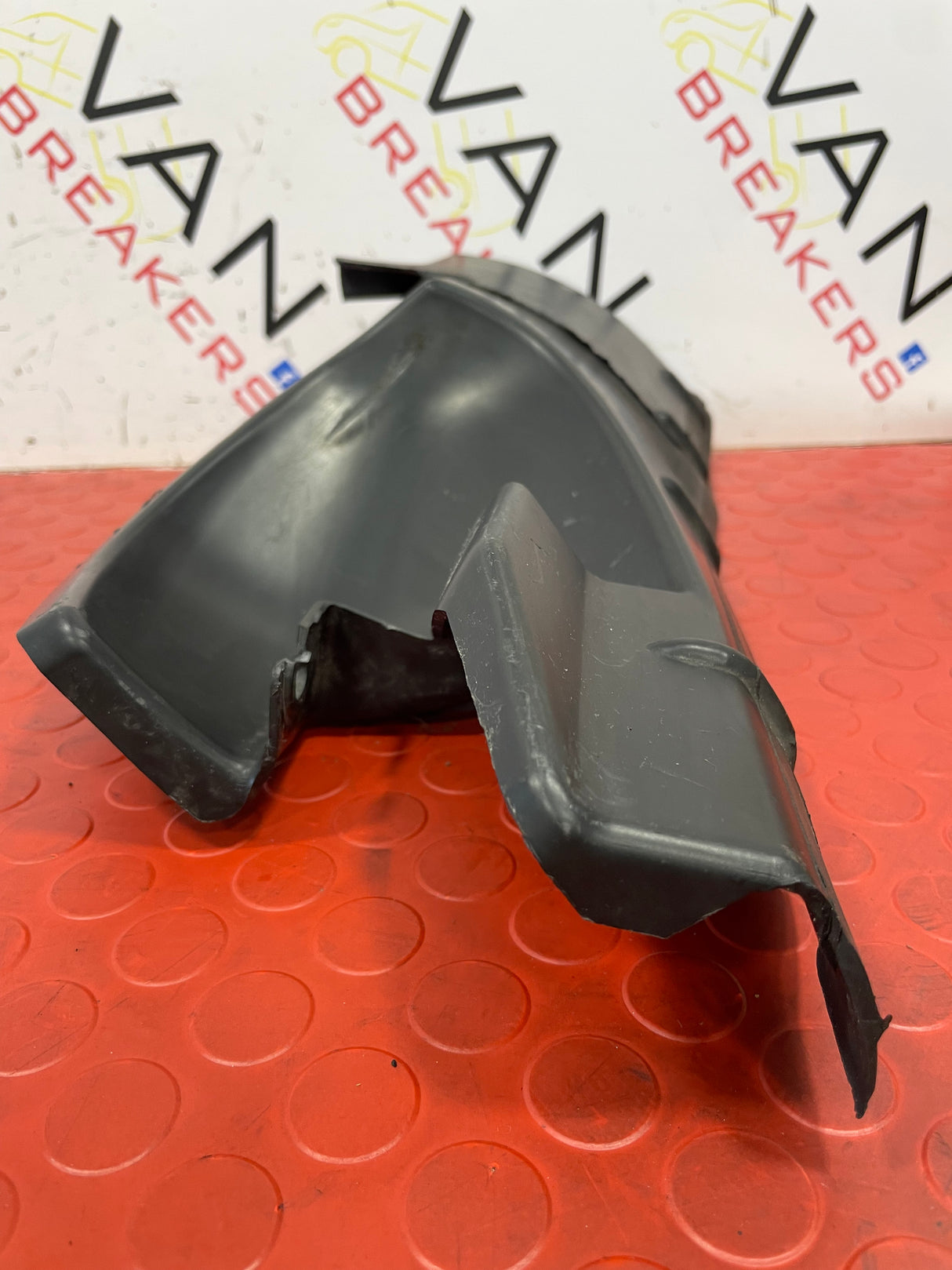 Ford Transit Mk8 RADIATOR AIR DEFLECTOR PASSENGER'S 2.0 RWD 2016-2023 P/N BK31V8311AA