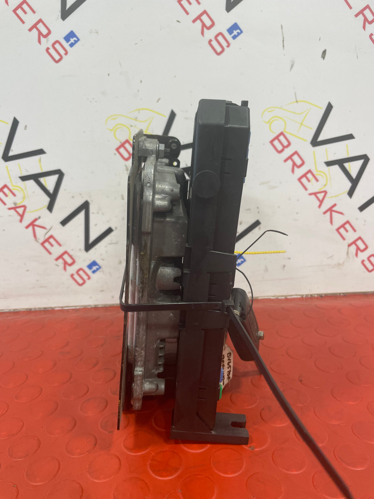 Peugeot Partner/Citroen Berlingo 2015 BSI P/N 981218858001