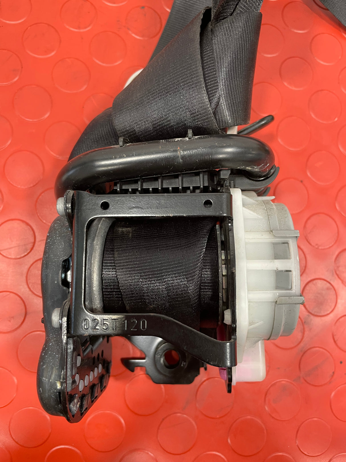 Citroen Berlingo/Peugeot Partner FRONT SEAT BELT Passensger's Side 2008-2018 P/N 98025583XX