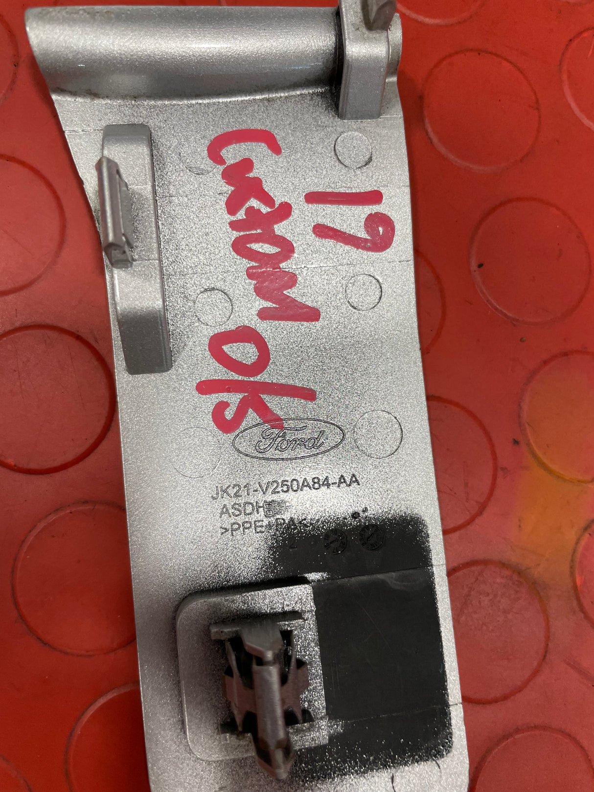 Ford Transit Custom SLIDING DOOR RAIL TRIM COVER OFFSIDE (SILVER) 2018 P/N JK21V250A84AA