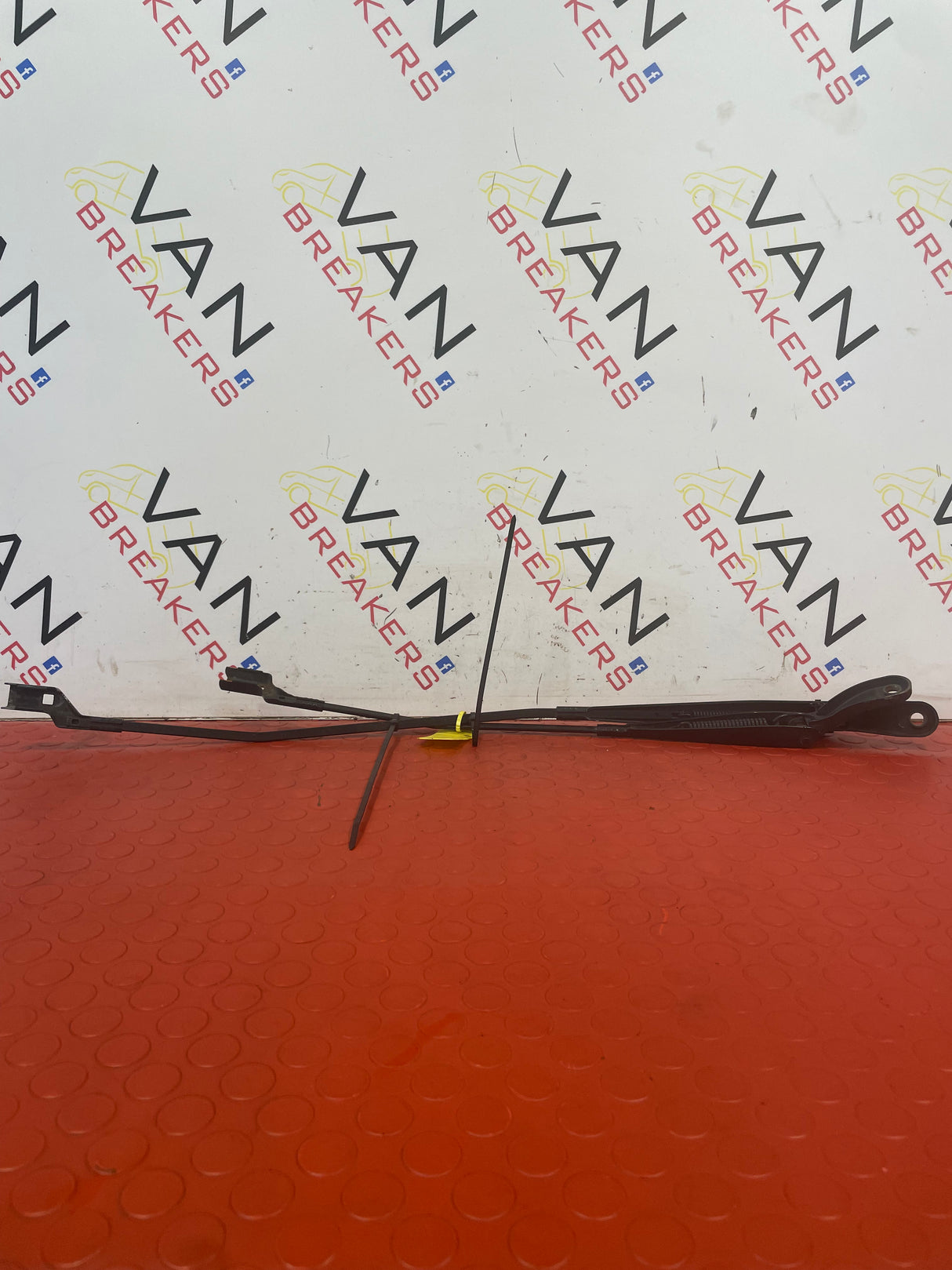 Citroen Berlingo/Peugeot Partner WINDSCREEN WIPERS (PAIR) No Blades 2008-2018   P/N 9682975280 - 1