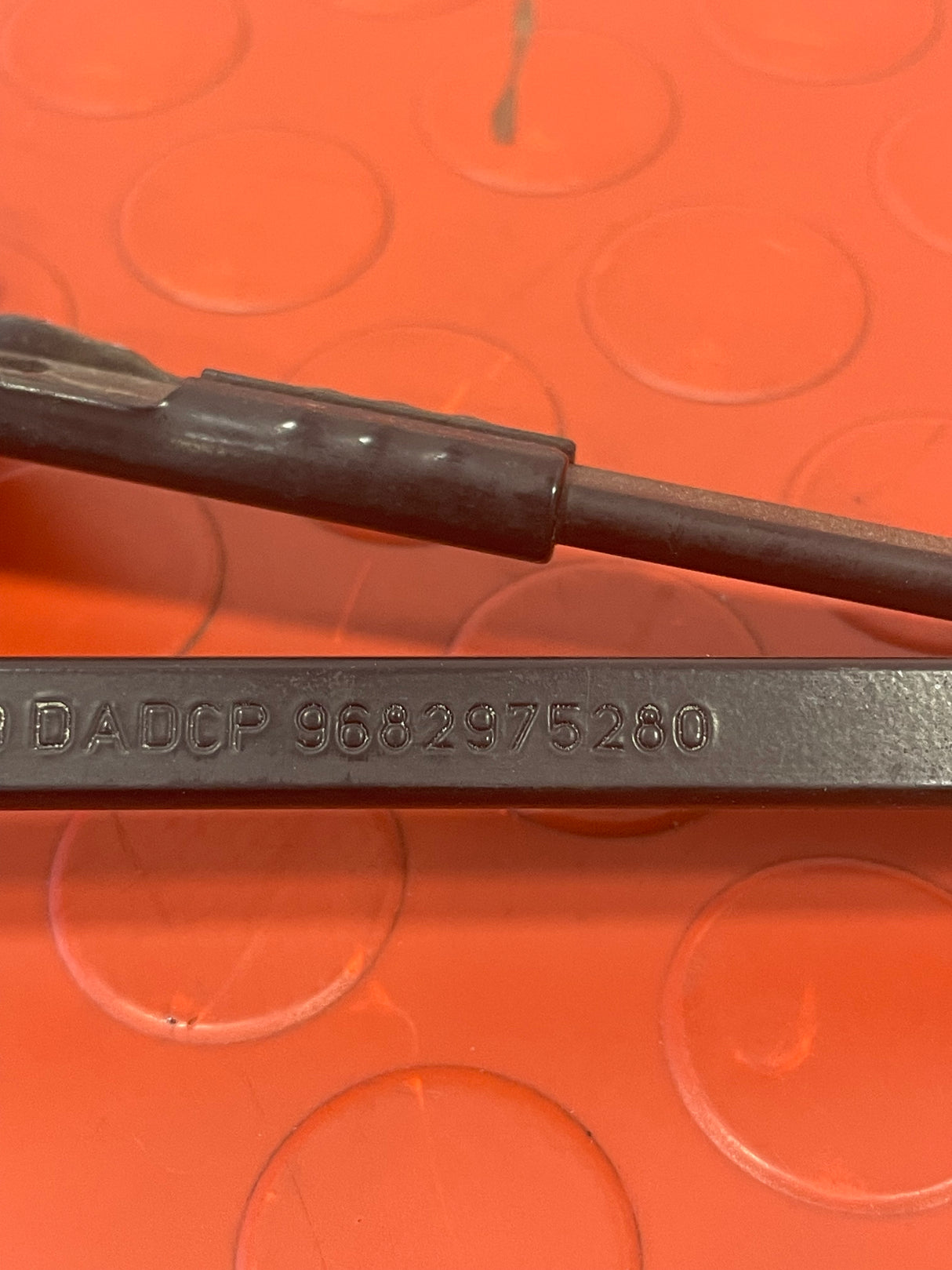 Citroen Berlingo/Peugeot Partner WINDSCREEN WIPERS (PAIR) No Blades 2008-2018   P/N 9682975280 - 1