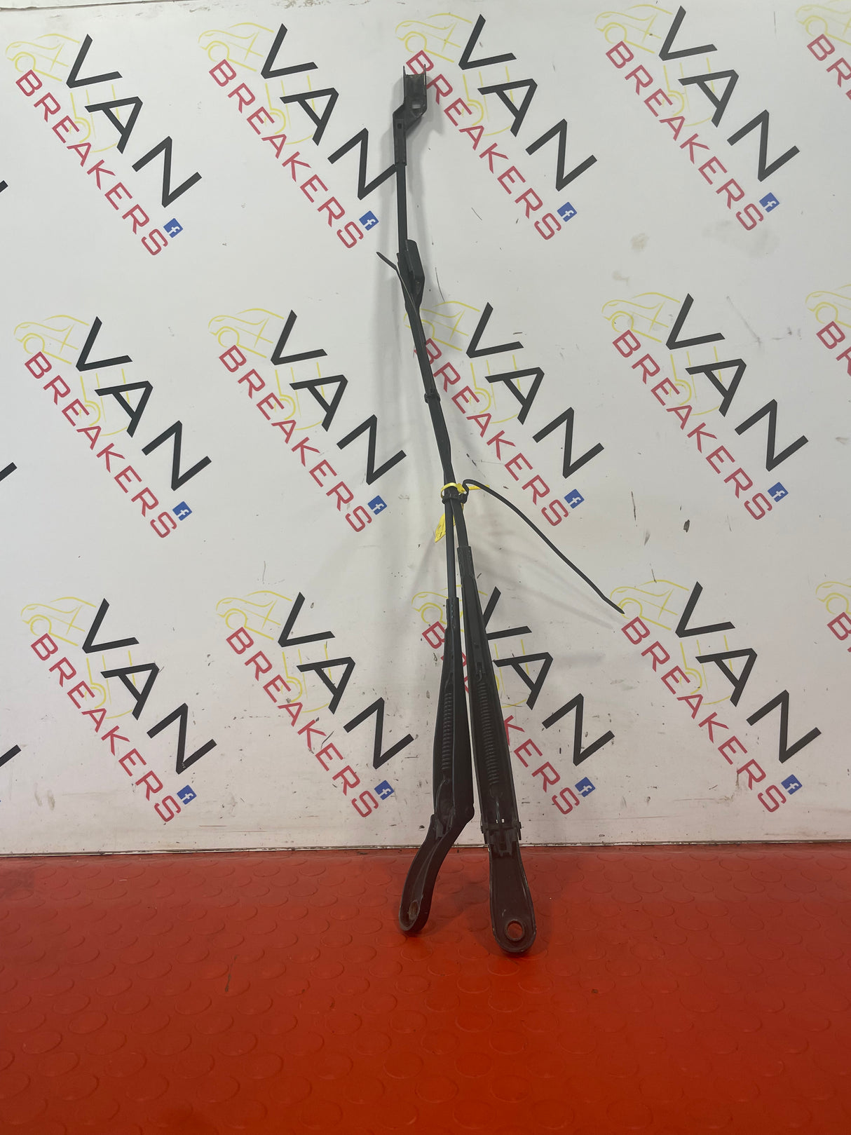 Citroen Berlingo/Peugeot Partner WINDSCREEN WIPERS (PAIR) No Blades 2008-2018   P/N 9682975280 - 1