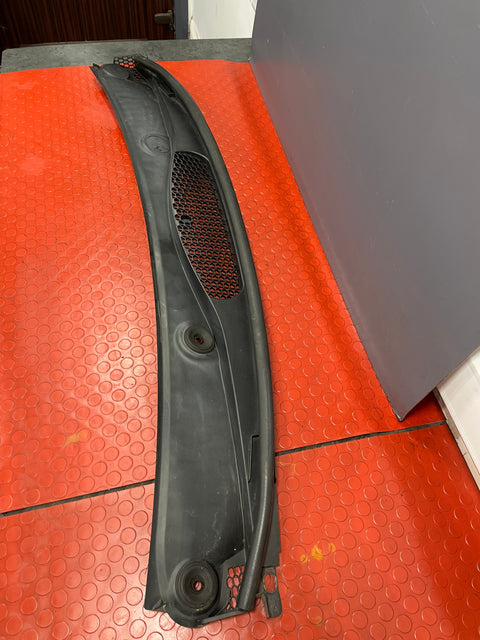 Peugeot Partner/Citroen Berlingo SCUTTLE PANEL WIPER TRIM 2015-2018  P/N 9680568877