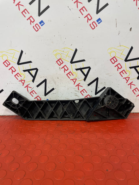 Vauxhall Vivaro/Nissan NV300/Renault Trafic MK3. SLAM PANEL BRACKET      P/N 625001299R