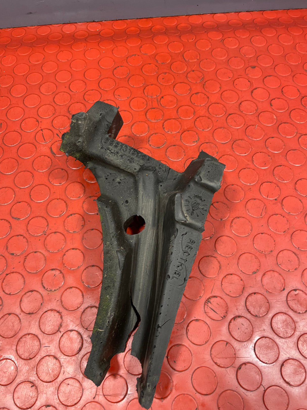 Citroen Berlingo/Peugeot Partner WINDSCREEN CEILING SPONGE INSULATION Driver's Side 2008-2016 P/N 9681316580