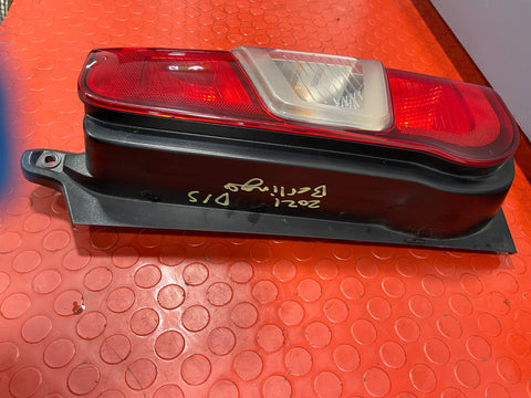 Citroen Berlingo/Peugeot Partner/Vauxhall Combo/ Toyota Proace City DRIVERS SIDE RH TAILLIGHT 2019-2024 P/N 9820554880