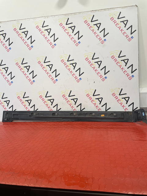 Citroen Dispatch/ Peugeot Expert/ Toyota Proace/ Vauxhall Vivaro PASSENGER SIDE SLIDING DOOR RAIL TRIM   19-23  P/N 9808384180