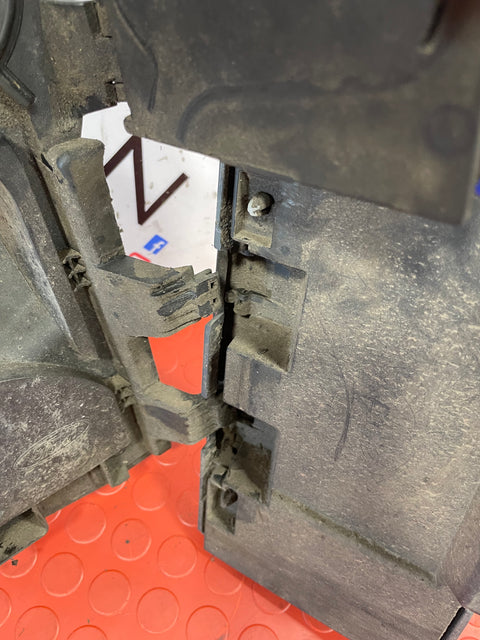 Ford Transit MK8 FUEL COVER WITH ADBLUE (BLUE)(PIN MISSING) P/N GK31V27936AD
