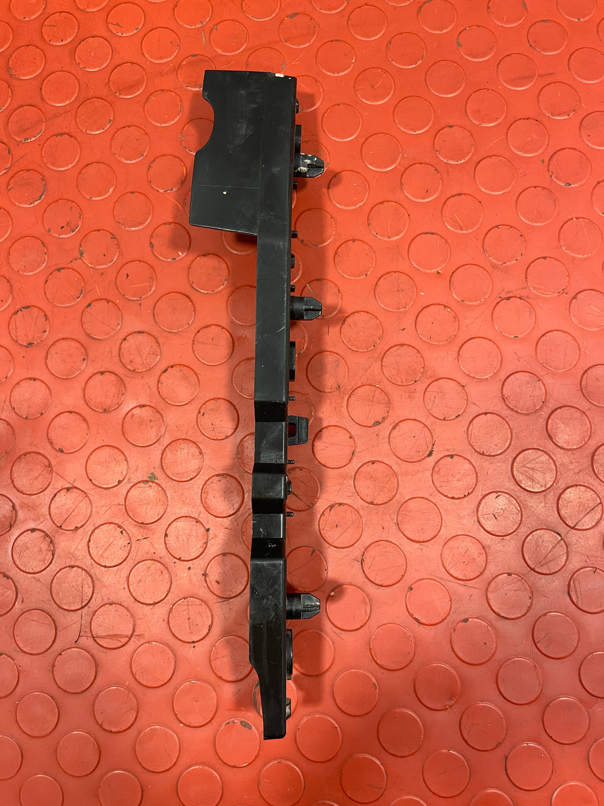 Citroen Berlingo/Peugeot Partner/Vauxhall Combo/Proace City FRONT BUMPER SIDE HOLDER LEFT 2019-2024 P/N 9821847480