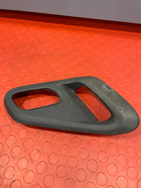 Citroen Berlingo/Peugeot Partner Right DOOR HANDLE MOULDING TRIM P/N 9681232477