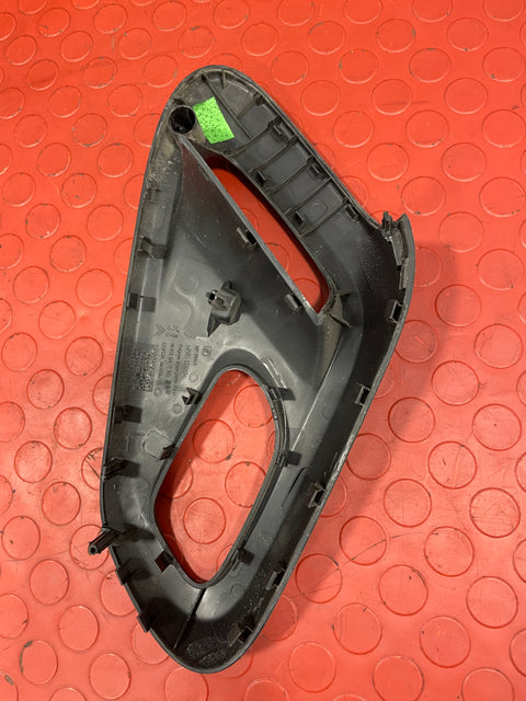 Citroen Berlingo/Peugeot Partner Right DOOR HANDLE MOULDING TRIM P/N 9681232477