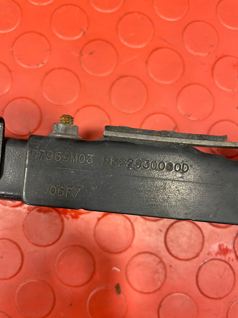 Citroen Dispatch/ Peugeot Expert SLIDING DOOR RAIL W/ LIMITER D/S 2016-2024 P/N 9822930080D
