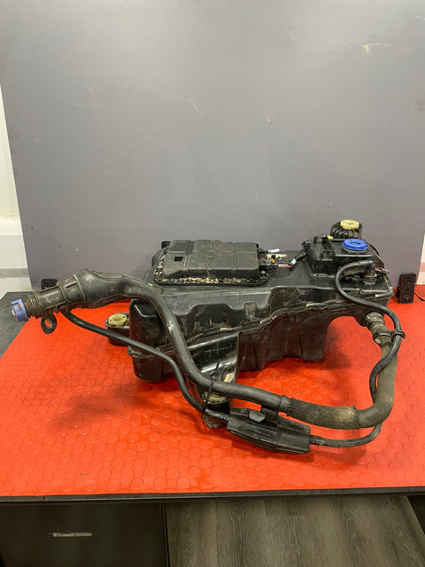Citroen Berlingo/Peugeot Partner/Toyota Proace City/Vauxhall Combo ADBLUE TANK W/ FILLER HOSE 2019-2024 P/N 9817601880