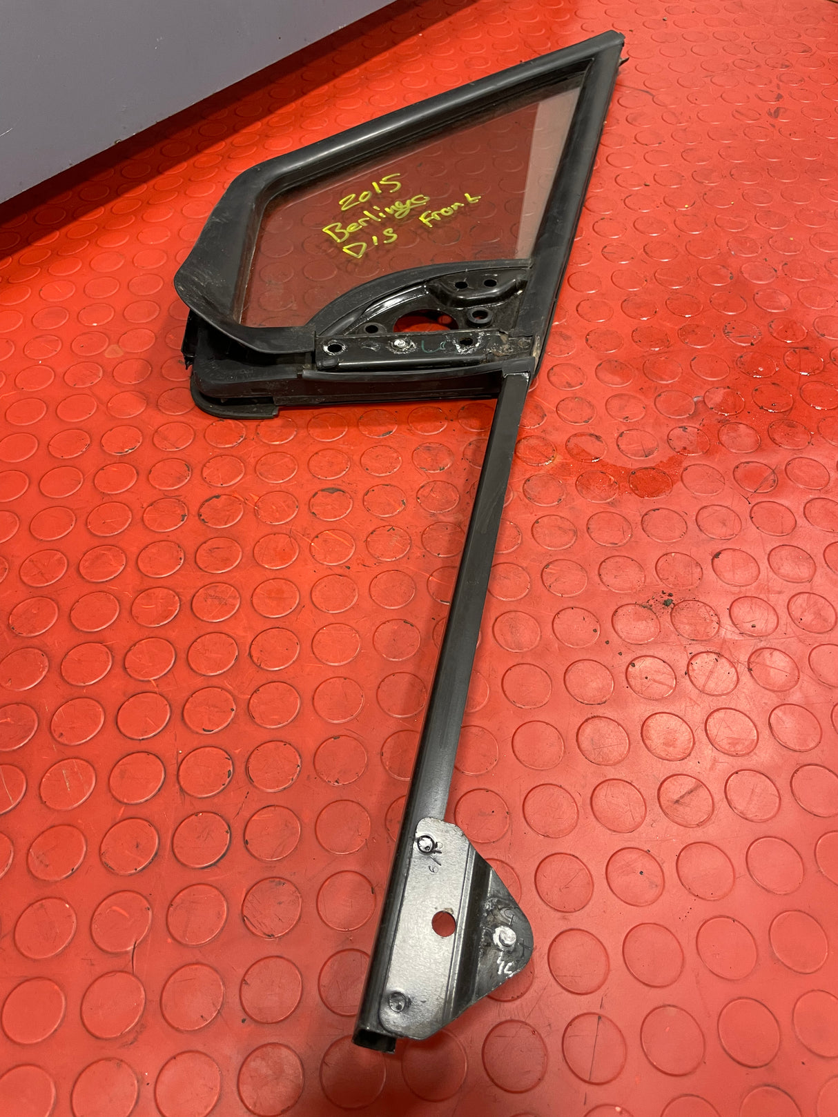 Citroen Berlingo/Peugeot Partner QUARTER GLASS WINDOW PANEL Driver's Side 2008-2018 P/N 9675118180 / 43R000016