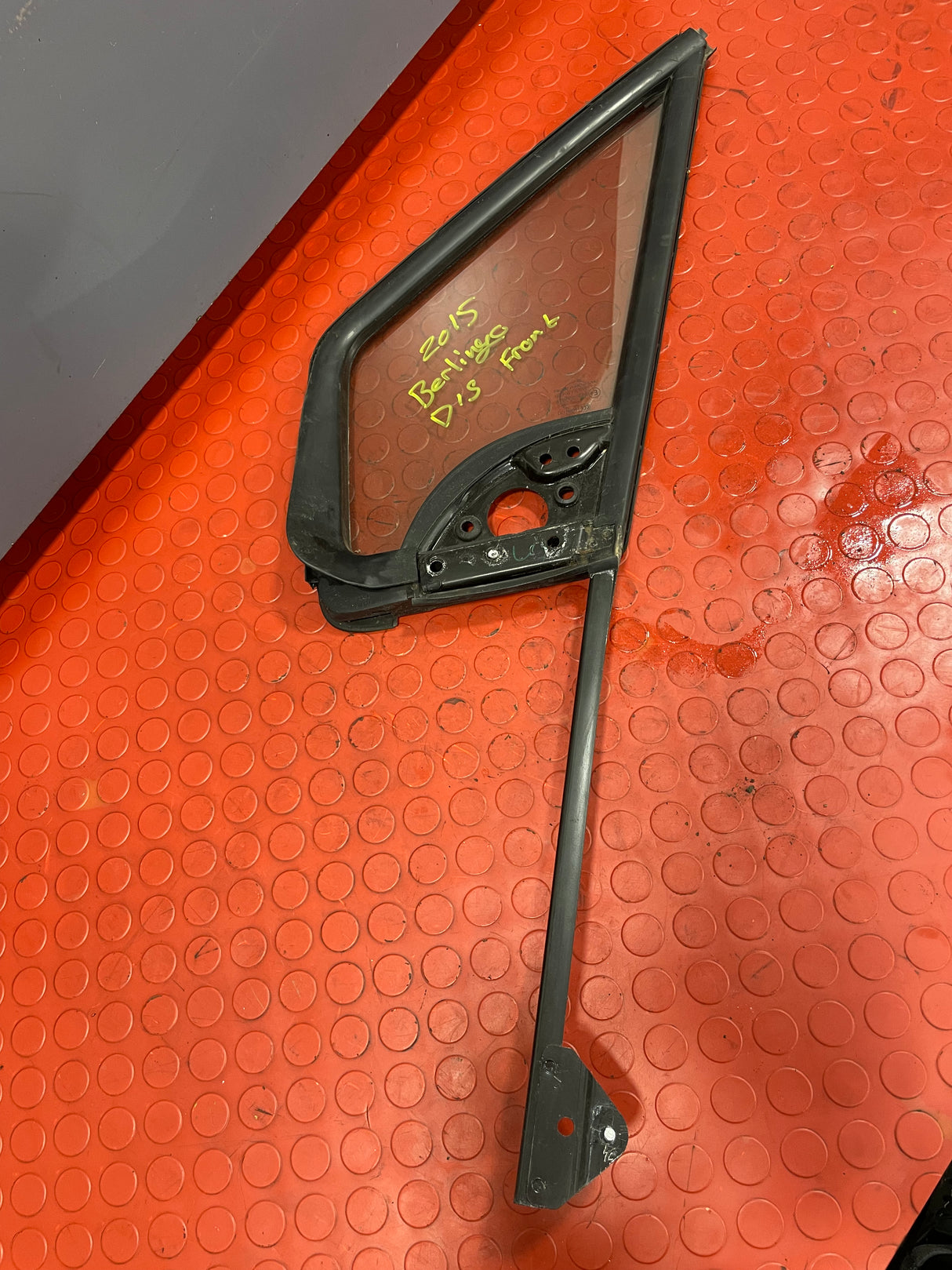 Citroen Berlingo/Peugeot Partner QUARTER GLASS WINDOW PANEL Driver's Side 2008-2018 P/N 9675118180 / 43R000016