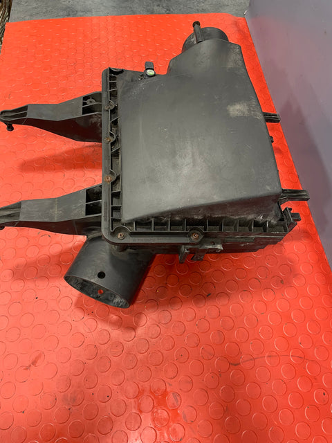 Volkswagen Crafter/Mercedes Sprinter AIR BOX w/ LIKE NEW AIR FILTER & SENSOR 2012-2017 2.0 Diesel  P/N 9065280206 2E0129601D