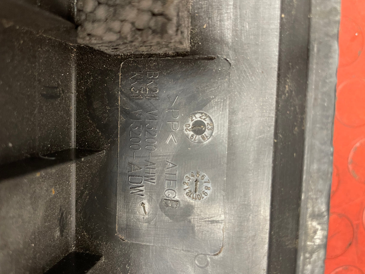Ford Transit Custom FRONT DRIVER'S SIDE DOOR STEP (Busted Mounting Pin) 2019-2023 P/N BK21V13200AHW - 1 / KK31V13200ADW