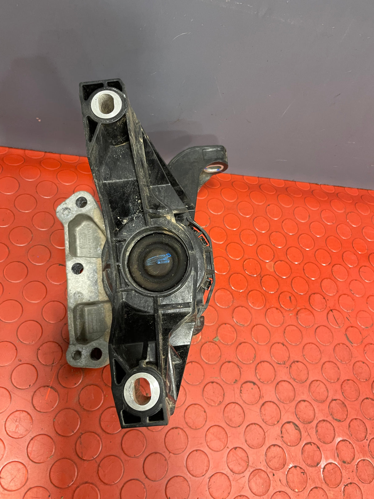 Citroen Berlingo/Peugeot Partner/Vauxhall Combo/Toyota Proace City ENGINE MOUNT O/S DRIVER'S SIDE 1.5  2019-2024 P/N 9820297580