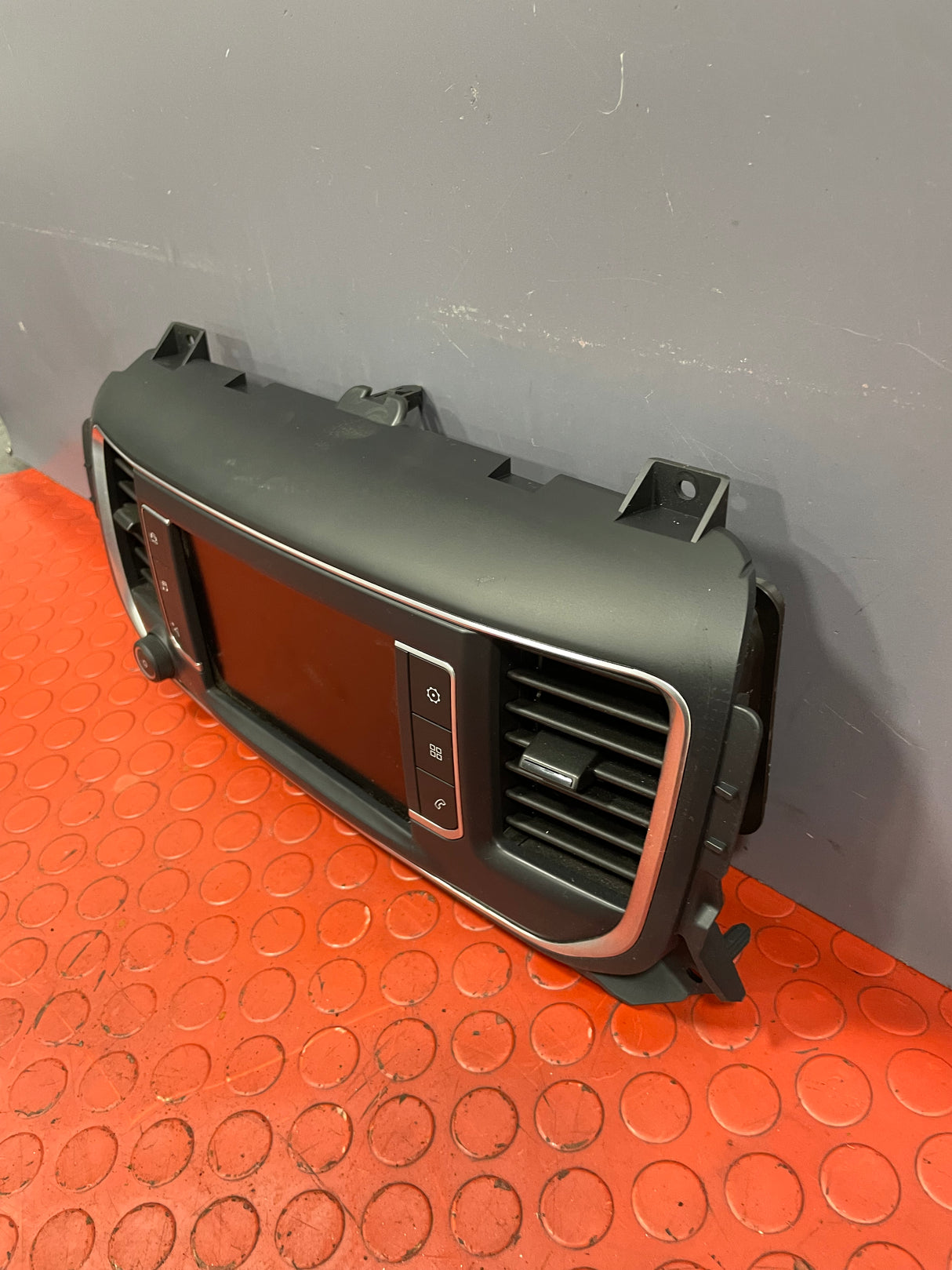 Citroen Dispatch/Peugeot Expert/Vauxhall Vivaro/Toyota Proace SAT NAV DISPLAY/SCREEEN HEAD UNIT 2016-2024 P/N 9831665880/98081732 ZD