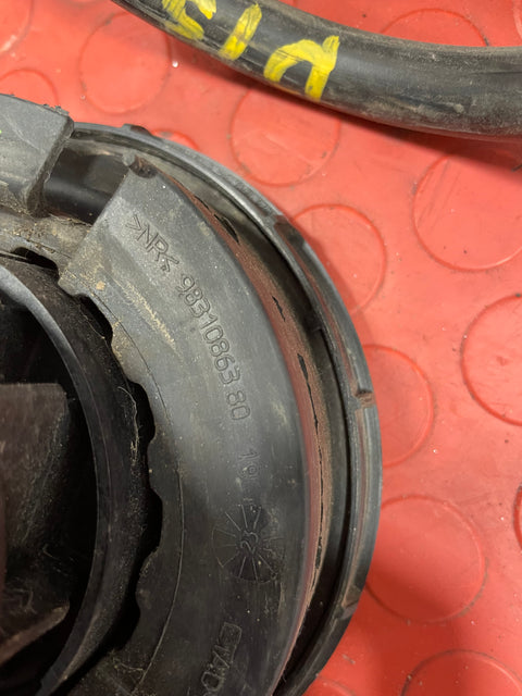 Citroen Berlingo/Peugeot Partner/vauxhall Combo/Toyota Proace City REAR COIL SPRING PAIR w/ RUBBER PLATE P/N 9824534080