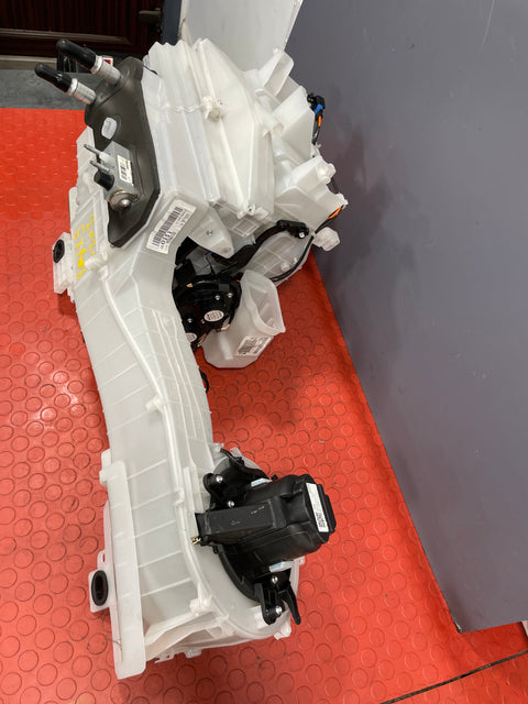 Citroen Dispatch/Peugeot Expert/Toyota Proace/Vauxhall Vivaro HEATER MATRIX BOX UNIT 2016-2024 P/N 9836407680 / 5U7326200 / 9809954980 / XS246480-8760