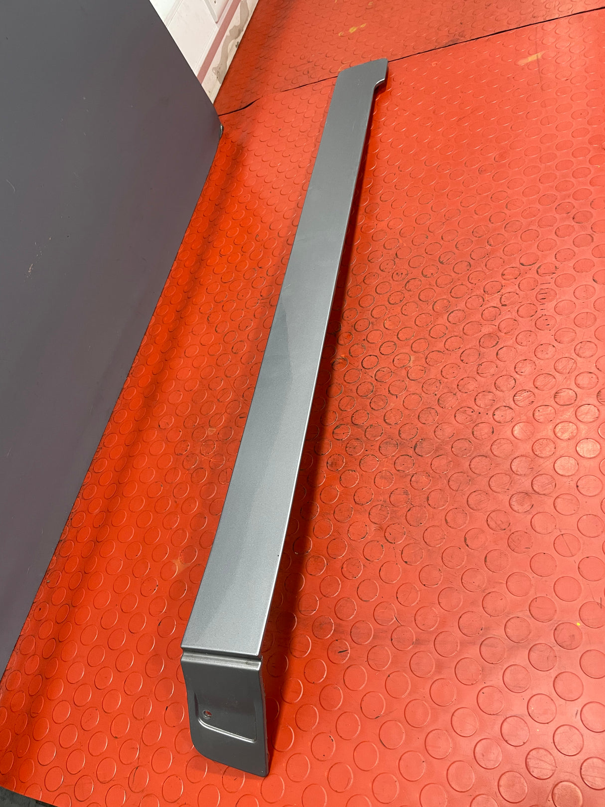 Vauxhall Vivaro/Citroen Dispatch/Peugeot Expert/Toyota Proace/Fiat Scudo DOOR RUNNER MOULDING COVER Passenger's Side (GREY) 2016-2024 P/N 9808384380